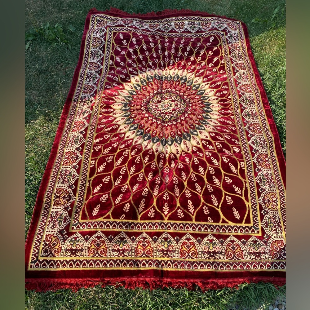 Berrak Kadife Silk Mix Area Rug Made in Turkey 88”x55”